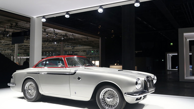 Grand Basel 2018 - Fiat 8V Vignale gris/rouge 3/4 avant droit