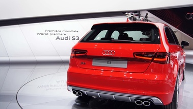 Mondial de l'Automobile de Paris 2012 - Audi S3 rouge face arrière