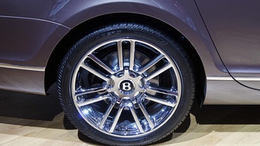 Mondial de l'Automobile de Paris 2012 - Bentley Continental Flying Spur marron jante