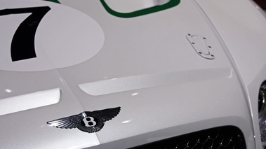 Mondial de l'Automobile de Paris 2012 - Bentley Continental GT3 blanc logo capot