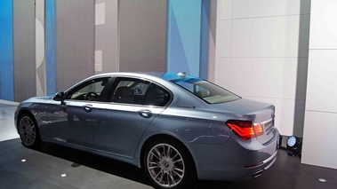 Mondial de l'Automobile de Paris 2012 - BMW Série 7 Hybrid bleu 3/4 arrière gauche