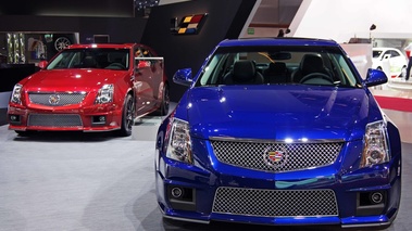 Mondial de l'Automobile de Paris 2012 - Cadillac CTS-V bleu face avant