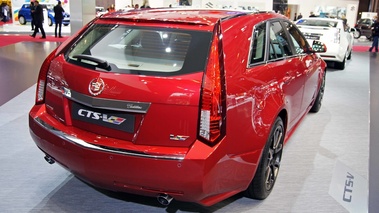 Mondial de l'Automobile de Paris 2012 - Cadillac CTS-V Wagon rouge 3/4 arrière droit