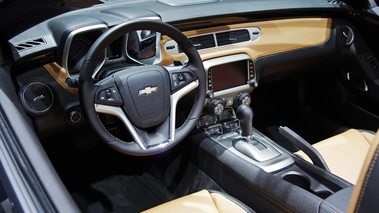 Mondial de l'Automobile de Paris 2012 - Chevrolet Camaro Convertible anthracite intérieur