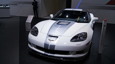 Mondial de l'Automobile de Paris 2012 - Chevrolet Corvette C6 ZR1 blanc face avant