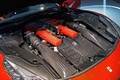 Mondial de l'Automobile de Paris 2012 - Ferrari F12 Berlinetta rouge moteur