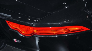 Mondial de l'Automobile de Paris 2012 - Jaguar F-Type S V8 noir feux arrière