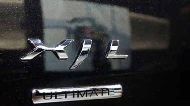Mondial de l'Automobile de Paris 2012 - Jaguar XJ Ultimate noir logo coffre