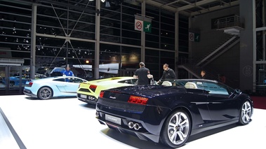 Mondial de l'Automobile de Paris 2012 - Lamborghini Gallardo LP550-2 Spyder bleu 3/4 arrière droit