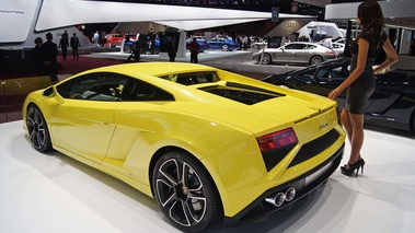 Mondial de l'Automobile de Paris 2012 - Lamborghini Gallardo LP560-4 MkII jaune 3/4 arrière gauche