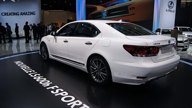 Mondial de l'Automobile de Paris 2012 - Lexus LS600h blanc 3/4 arrière gauche