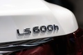 Mondial de l'Automobile de Paris 2012 - Lexus LS600h blanc logo coffre