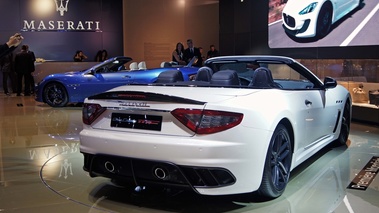 Mondial de l'Automobile de Paris 2012 - Maserati GranCabrio MC Stradale blanc 3/4 arrière droit