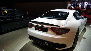 Mondial de l'Automobile de Paris 2012 - Maserati GranTurismo MC Stradale blanc mate 3/4 arrière droit