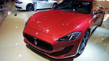 Mondial de l'Automobile de Paris 2012 - Maserati GranTurismo Sport bordeaux 3/4 avant gauche