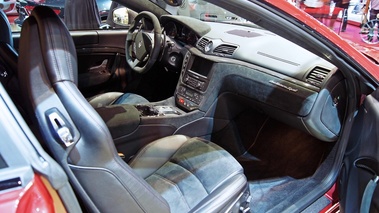 Mondial de l'Automobile de Paris 2012 - Maserati GranTurismo Sport bordeaux intérieur