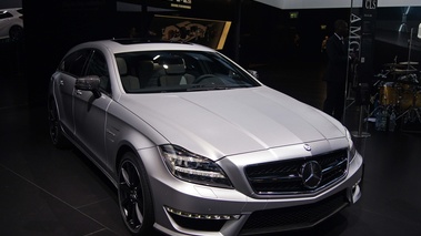 Mondial de l'Automobile de Paris 2012 - Mercedes CLS 63 AMG Shooting Brake anthracite mate 3/4 avant droit