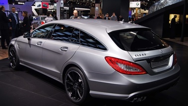 Mondial de l'Automobile de Paris 2012 - Mercedes CLS 63 AMG Shooting Brake gris mate 3/4 arrière gauche