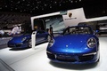 Mondial de l'Automobile de Paris 2012 - Porsche 991 Carrera 4 Cabiolet bleu face avant penché