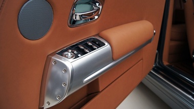 Mondial de l'Automobile de Paris 2012 - Rolls Royce Phantom Coupe Aviator Collection panneau de porte