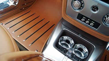 Mondial de l'Automobile de Paris 2012 - Rolls Royce Phantom Coupe Aviator Collection portes-gobelet