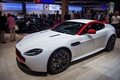 Aston Martin V8 Vantage N430 blanc 3/4 avant gauche