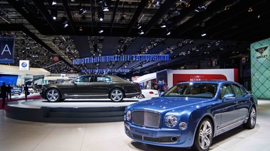 Bentley Mulsanne bleu 3/4 avant gauche