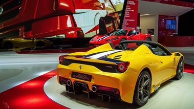 Ferrari 458 Speciale A jaune 3/4 arrière droit