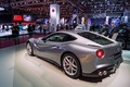 Ferrari F12 Berlinetta gris 3/4 arrière gauche 