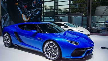 Lamborghini Asterion 3/4 avant droit porte ouvert