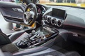 Mercedes AMG GT S jaune intérieur 