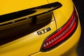Mercedes AMG GT S jaune logo coffre 