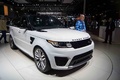 Range Rover Sport SVR blanc 3/4 avant droit porte ouverte