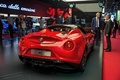 Mondial de l'Automobile de Paris 2016 - Alfa Romeo 4C Spider rouge 3/4 arrière droit