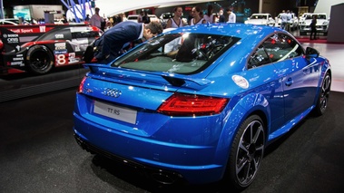 Mondial de l'Automobile de Paris 2016 - Audi TT II RS bleu 3/4 arrière droit