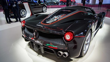 Mondial de l'Automobile de Paris 2016 - Ferrari LaFerrari Aperta noir 3/4 arrière droit