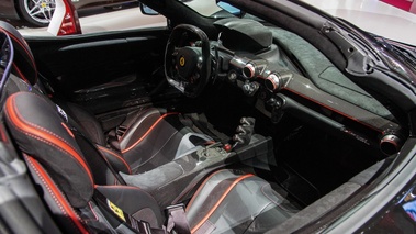 Mondial de l'Automobile de Paris 2016 - Ferrari LaFerrari Aperta noir intérieur 2