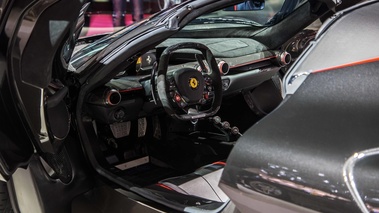 Mondial de l'Automobile de Paris 2016 - Ferrari LaFerrari Aperta noir intérieur