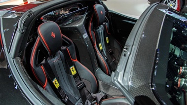 Mondial de l'Automobile de Paris 2016 - Ferrari LaFerrari Aperta noir intérieur