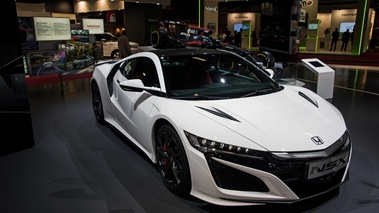 Mondial de l'Automobile de Paris 2016 - Honda NSX blanc 3/4 avant droit