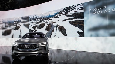 Mondial de l'Automobile de Paris 2016 - Infiniti QX Sport Inspiration noir mate face avant