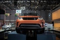 Mondial de l'Automobile de Paris 2016 - Land Rover Discovery V orange face avant