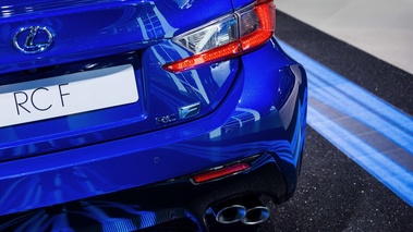 Mondial de l'Automobile de paris 2016 - Lexus RC F bleu logo coffre