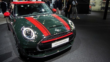 Mondial de l'Automobile de Paris 2016 - Mini Clubman II JCW vert face avant