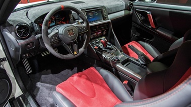 Mondial de l'Automobile de Paris 2016 - Nissan GTR Nismo blanc intérieur