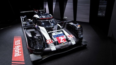 Mondial de l'Automobile de Paris 2016 - Porsche 919 Hybrid noir face avant