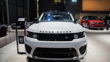 Mondial de l'Automobile de Paris 2016 - Range Rover SVR blanc face avant