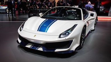 Mondial de l'Automobile de Paris 2018 - Ferrari 488 Pista Spider blanc/bleu 3/4 avant gauche