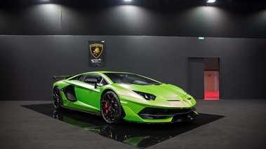 Mondial de l'Automobile de Paris 2018 - Lamborghini Aventador LP770-4 vert mate 3/4 avant droit