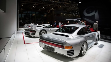 Mondial de l'Automobile de Paris 2018 - Porsche 959 gris 3/4 arrière droit